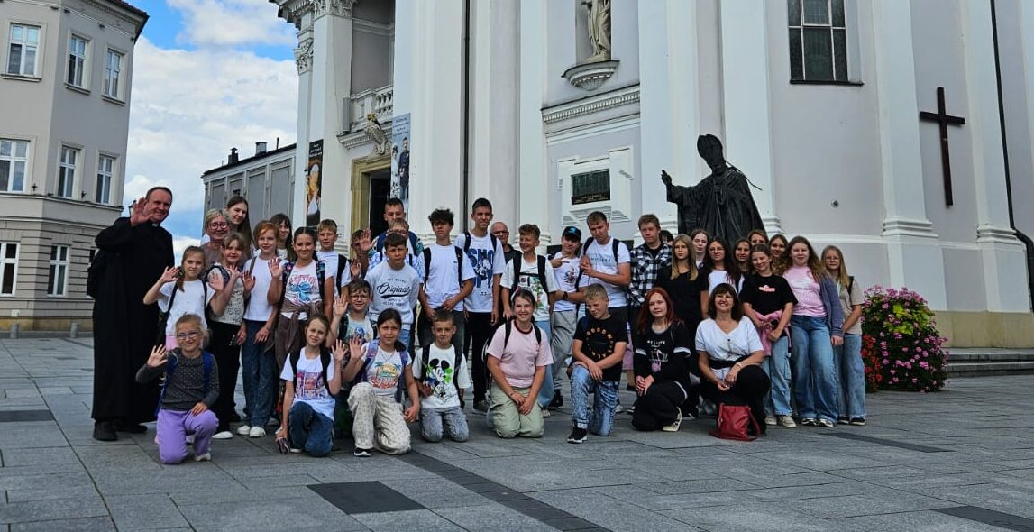 Read more about the article Wyjazd dzieci i młodzieży Szlakiem św. Jana Pawła II do Wadowic